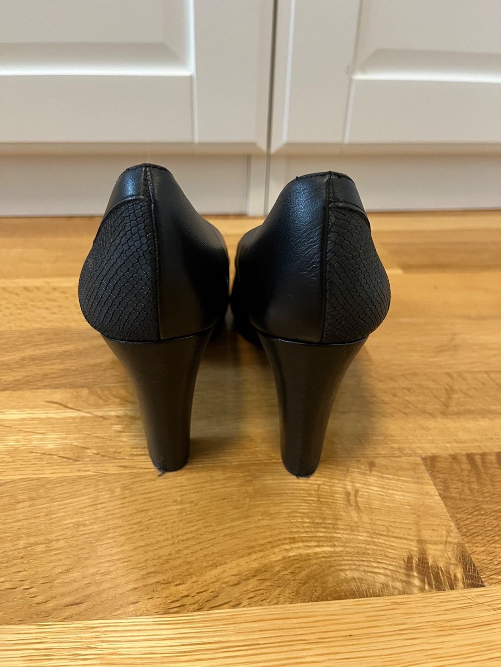 Damenschuhe: Leder Pumps schwarz, Gr. 38, NEU! – Neu und originalverpackt aus Arlesheim von Eli_77 2