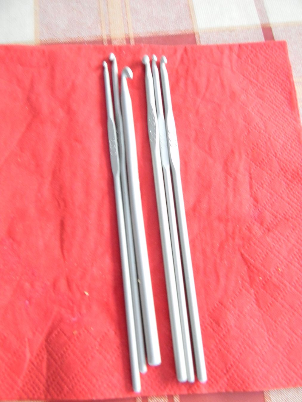 Cerchi da ricamo: 6 crochets en métal pour crocheter – Nuovo (secondo la descrizione) da Bournens venduto da monique048