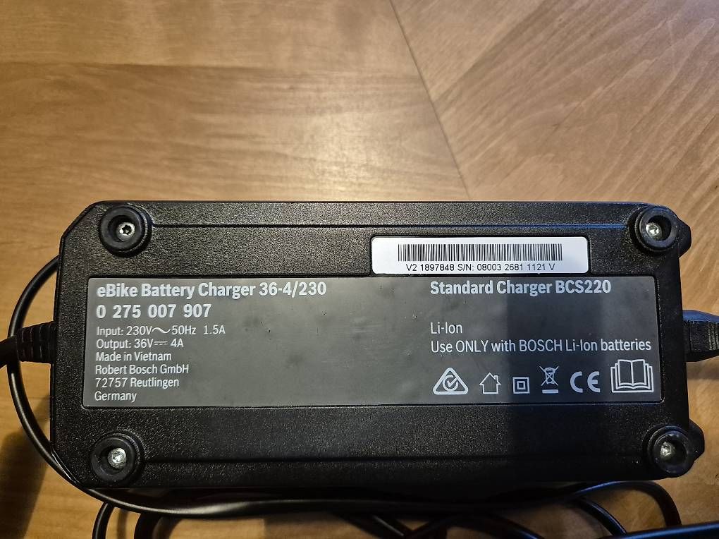 Chargeurs: Bosch Power 500Wh + Ladegerät – D'occasion à Salouf par cadras32 3