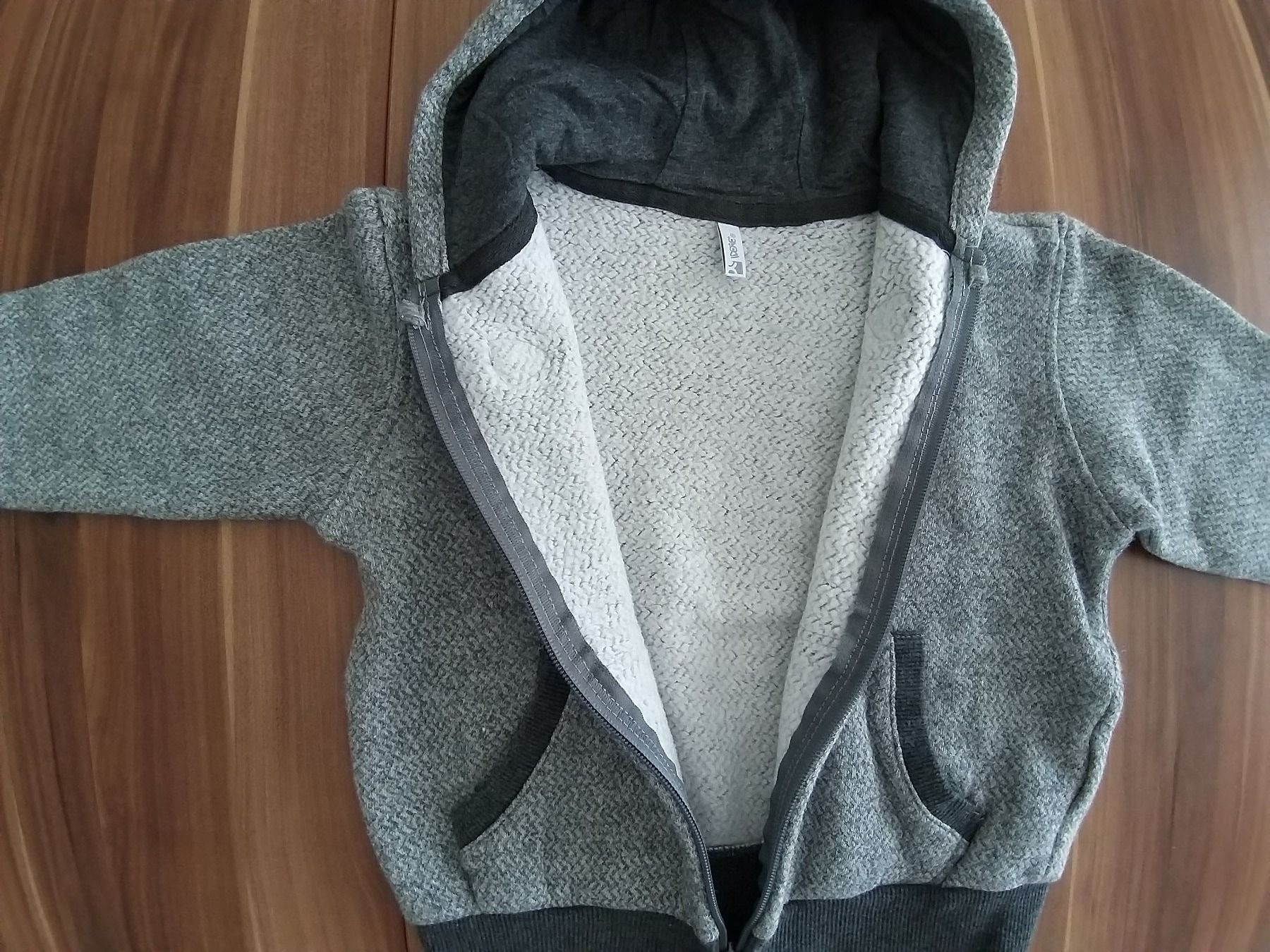 Pullover & Sweatshirts: Kinder-Shirt / Pullover garçon 36M, Gr. 92 – Neu und originalverpackt aus Coldrerio von dgv 2