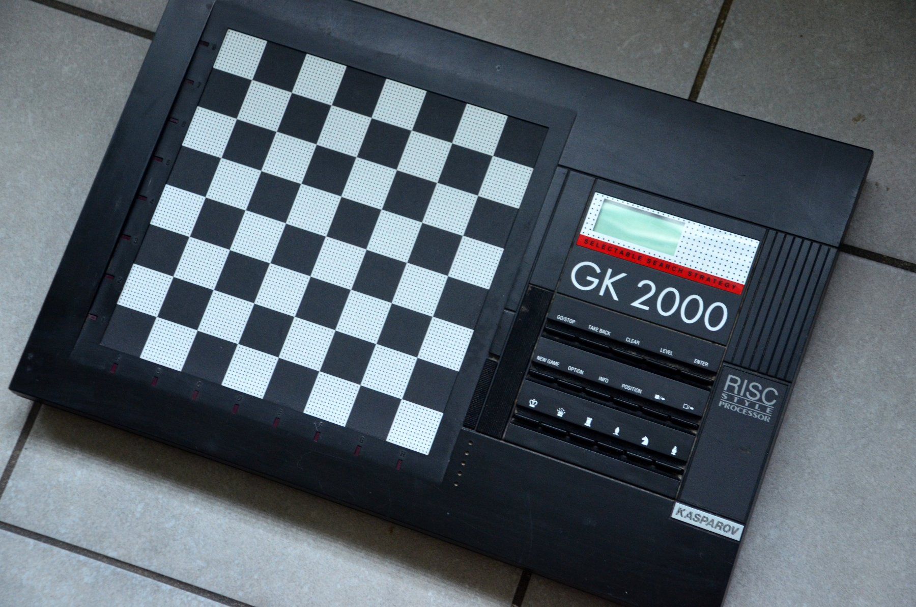 Saitek Spiele: Saitek GK 2000 Elektronisches Schach Échecs électroniques – Gebraucht aus Collonges von arashee 1