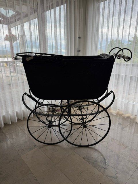 Carrozzine: Antiker Kinderwagen – Usato da Kriens venduto da Andia63