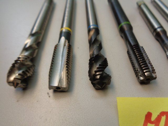Alle Werkzeuge: HSS Gewindebohrer – Gebraucht aus Urtenen-Schönbühl von ATELIERXXI 1