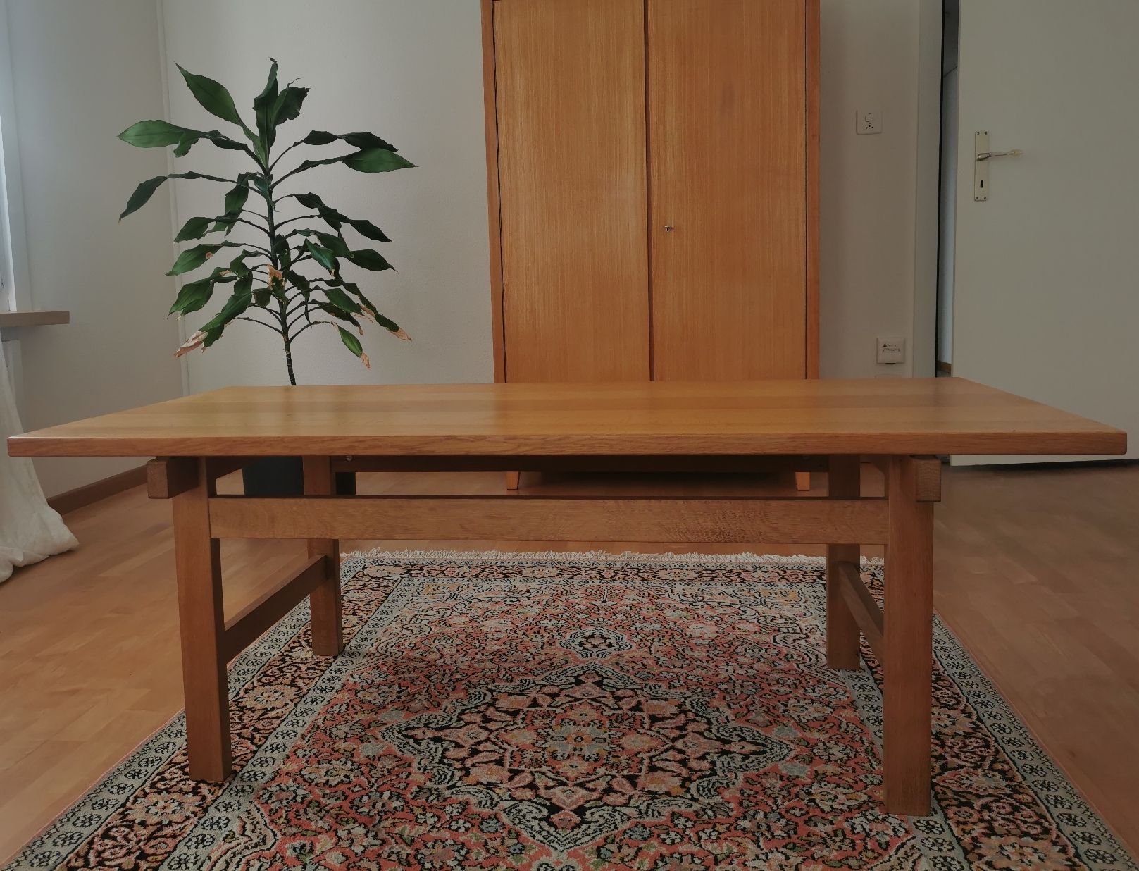Tische: Dänischer Eichenholz Couchtisch – Gebraucht aus St. Gallen von Minmarktplatz