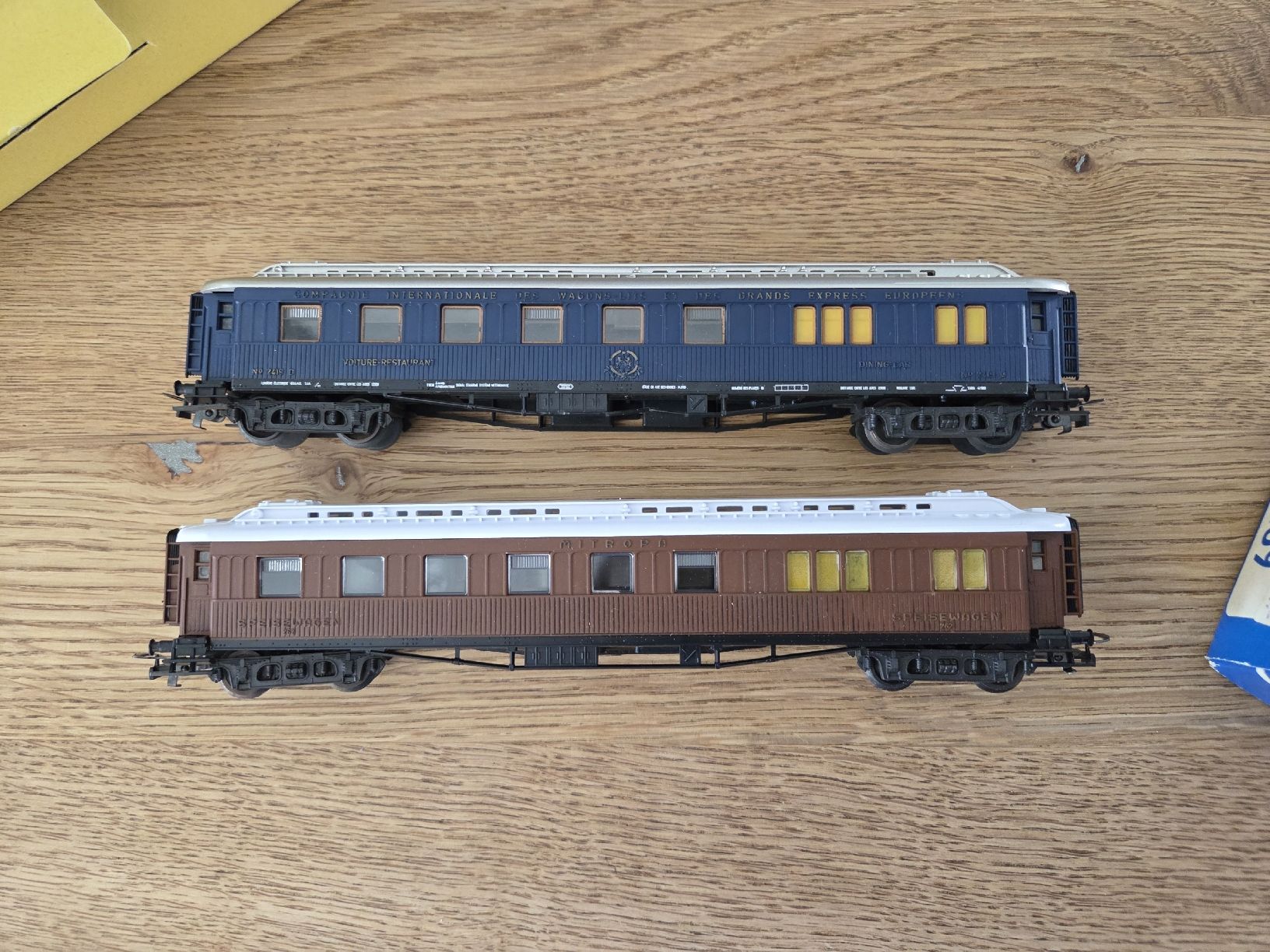 Liliput Modellini di ferrovie: Liliput 2x Speisewagen Orientexpress – Usato da Berikon venduto da TopLok1