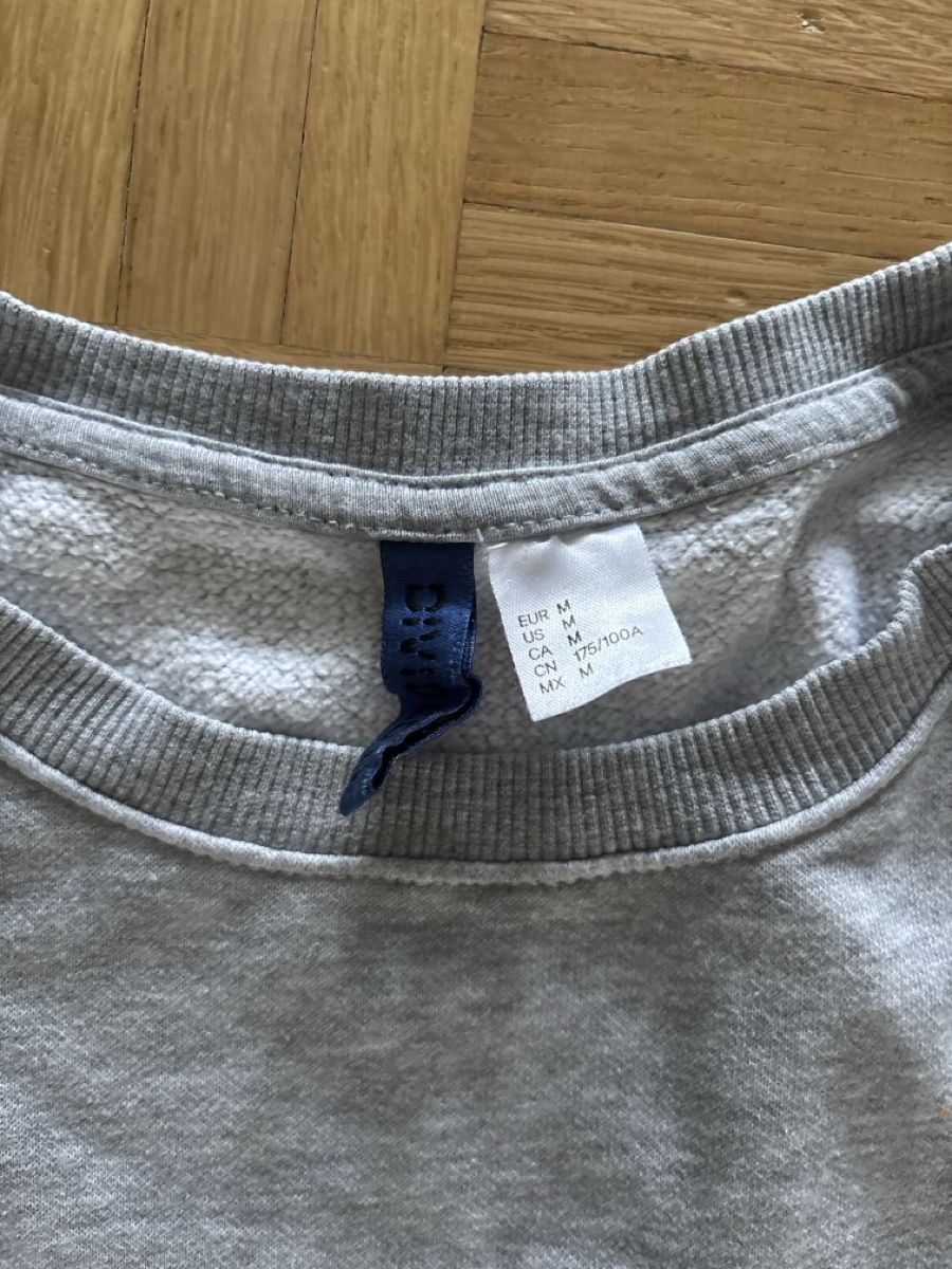 H&M Pulls & Sweat-shirts: Grauer Pullover Grösse M – D'occasion à Aarau par bue_5fwg 1