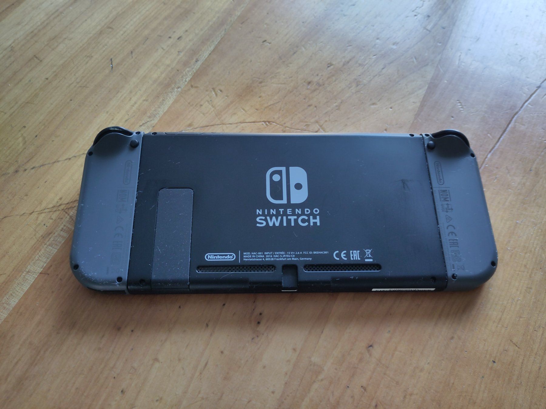 Nintendo Konsolen: Nintendo Switch, Pro Controller, DockingStation, Lan Adapter – Gebraucht aus Winterthur von dav_xf5f 1
