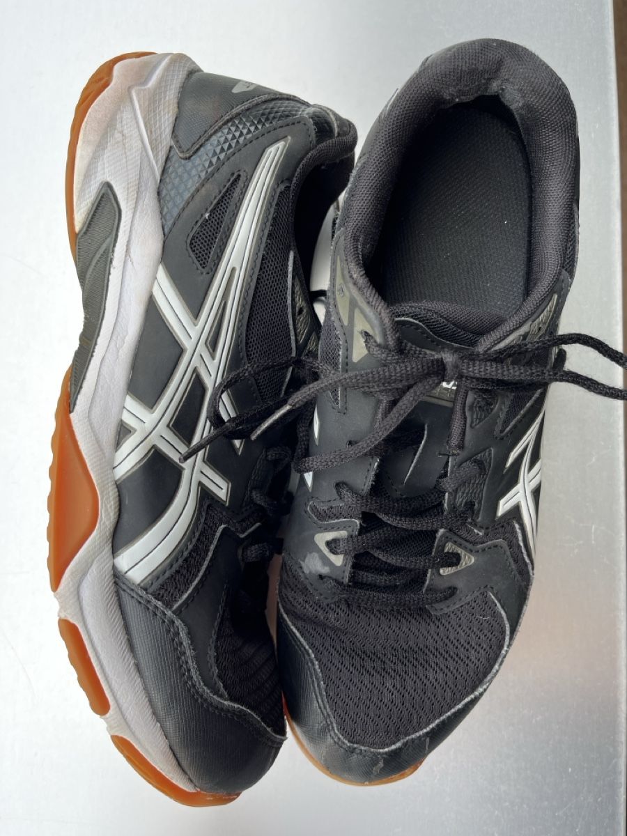 Asics Scarpe da uomo: Asics Turnschuhe schwarz Grösse 41.5 gebraucht – Usato da Zug venduto da April5 2