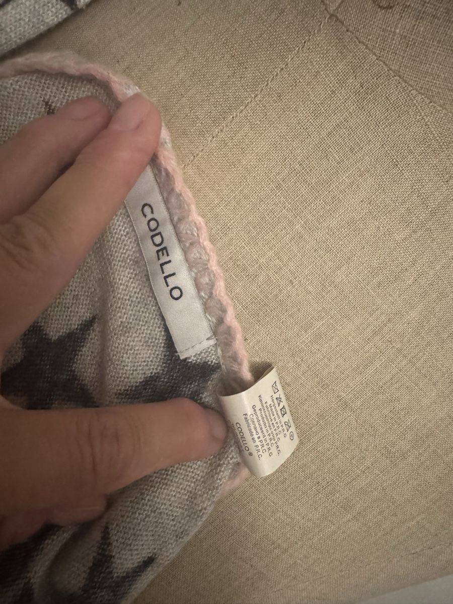 Codello Foulards, Tücher & Schals: Codello Dreiecks-Schal mit Sternenmuster – Gebraucht aus Hombrechtikon von tvogel 1