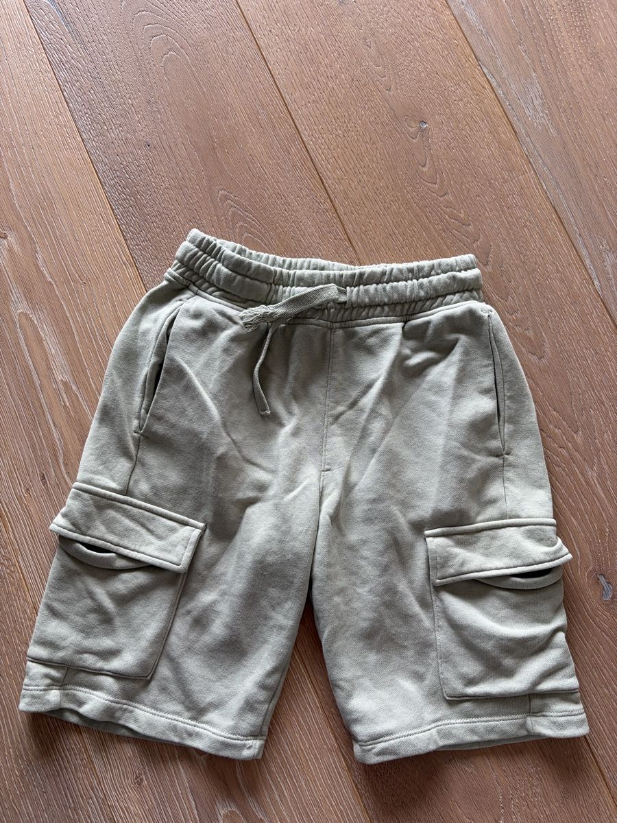 H&M Pantaloni: Shorts H&M Grösse 134 – Usato da Aarburg venduto da cha_6t8j