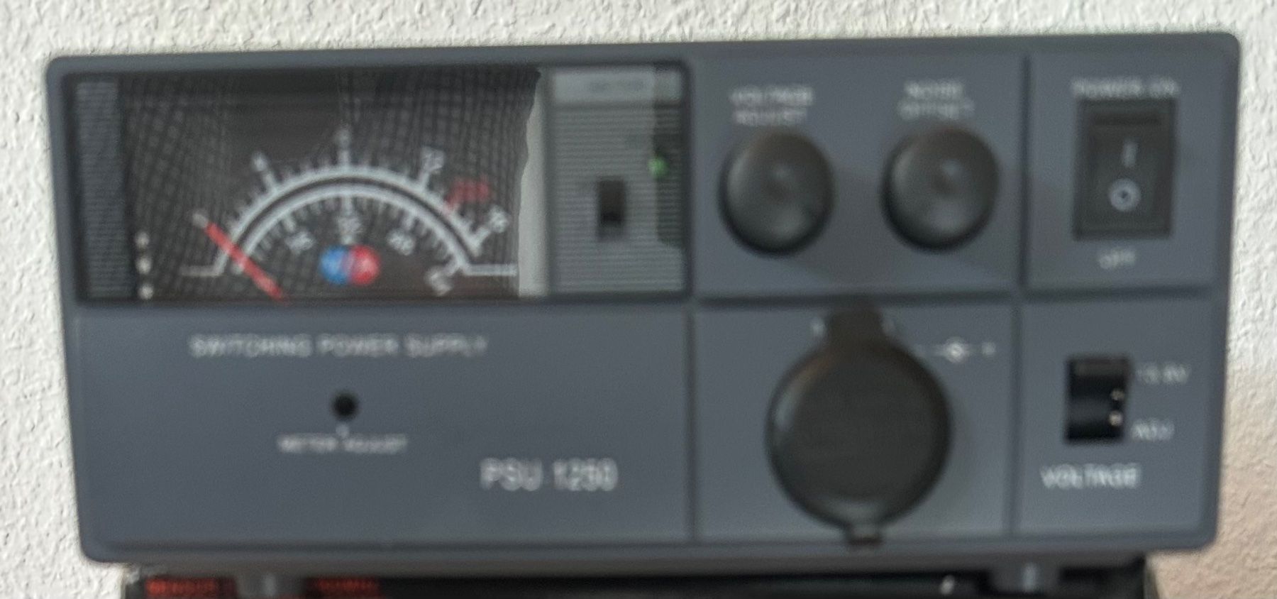 Funktechnik: Schaltnetzteil 28 Ampere 9-15 Volt – Gebraucht aus Füllinsdorf von tcwed_pt