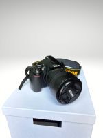 Nikon D5000 DSLR mit Nikkor 18–105 mm VR Objektiv