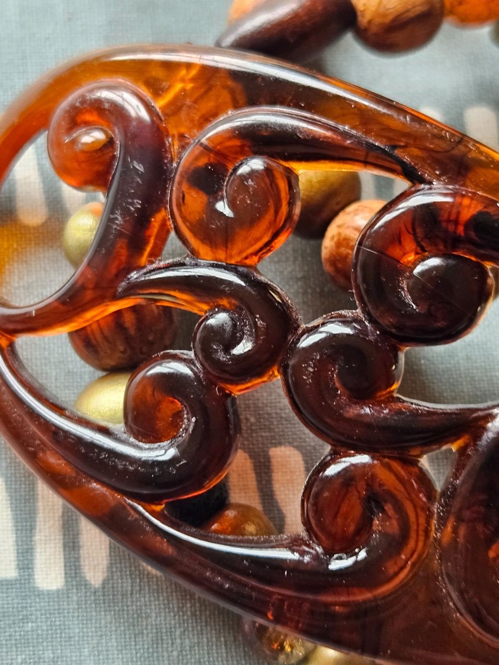 Ketten: Collier bobo pendentif en bakelite imitation corne – Neu und originalverpackt aus Thônex von lacomtessedesfees 7