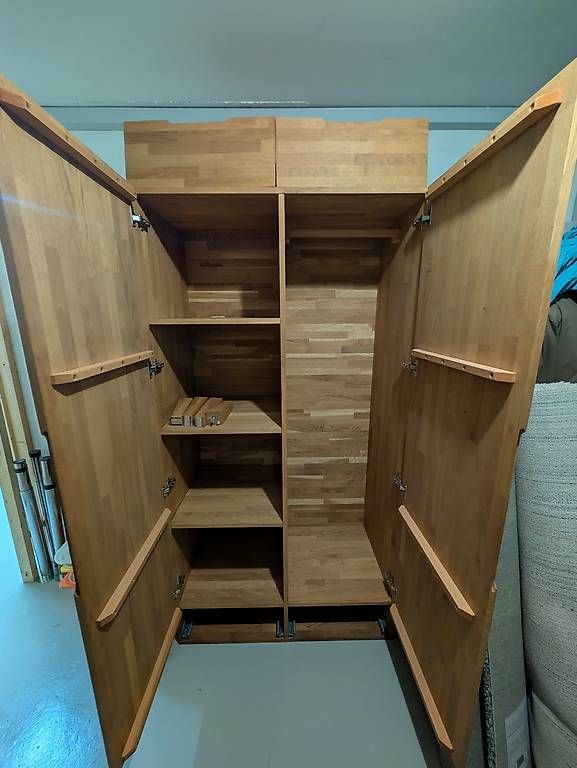 Armadi: Echtholz Schrank – Usato da Schwarzenbach SG venduto da noa_5hbp 1
