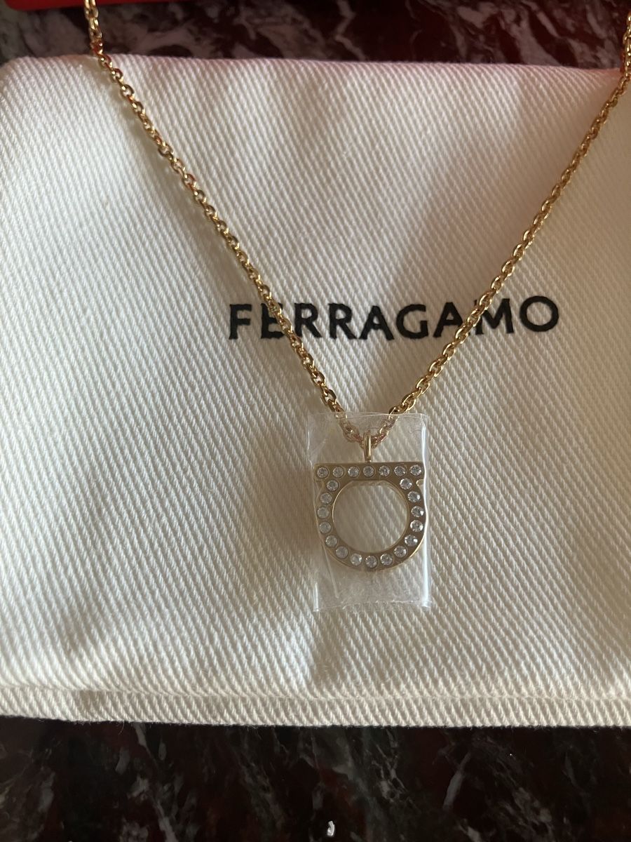 Altri gioielli: FERRAGAMO necklace – Nuovo e nell'imballaggio originale da sion venduto da orchikorchik
