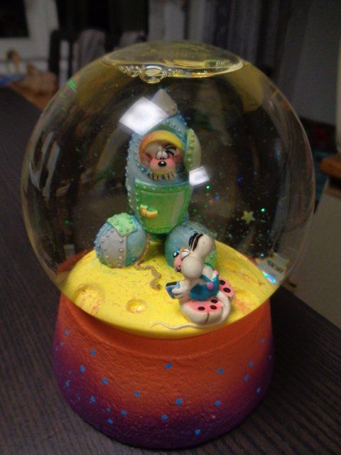 Tutte le decorazioni: Originale Diddle Zauberkugel Glitzerkugel Comic Figur – Usato da Bürglen TG venduto da Nobi99 1