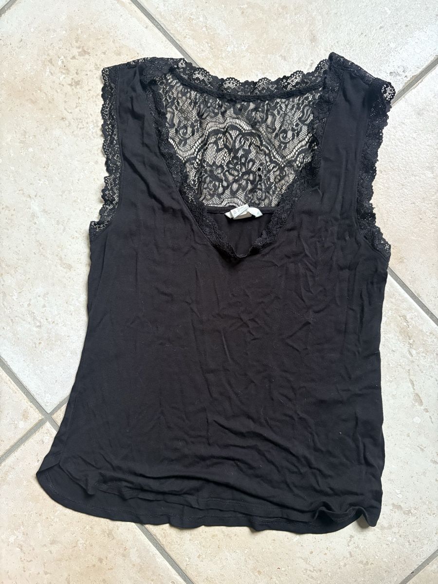 H&M Tops: Top mit Spitze – Gebraucht aus Ricketwil von Lady_of_Glenmore 1