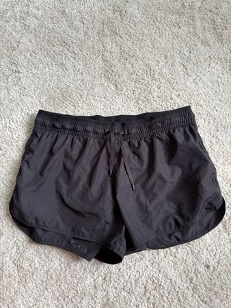 Kurze Sporthose Gr 36