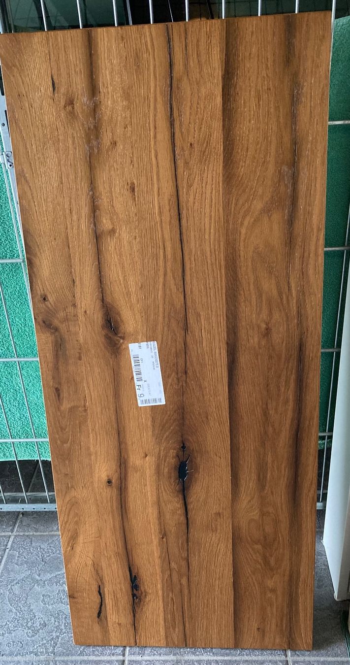 Articoli in legno: Furnierte Eichen-Platte, geölt, neuwertig – Usato da Nussbaumen AG venduto da car_7b54