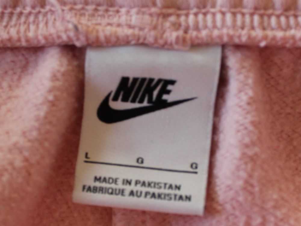Nike Pantaloni: Short Nike t. L – Usato da Peseux venduto da Gilloss 4
