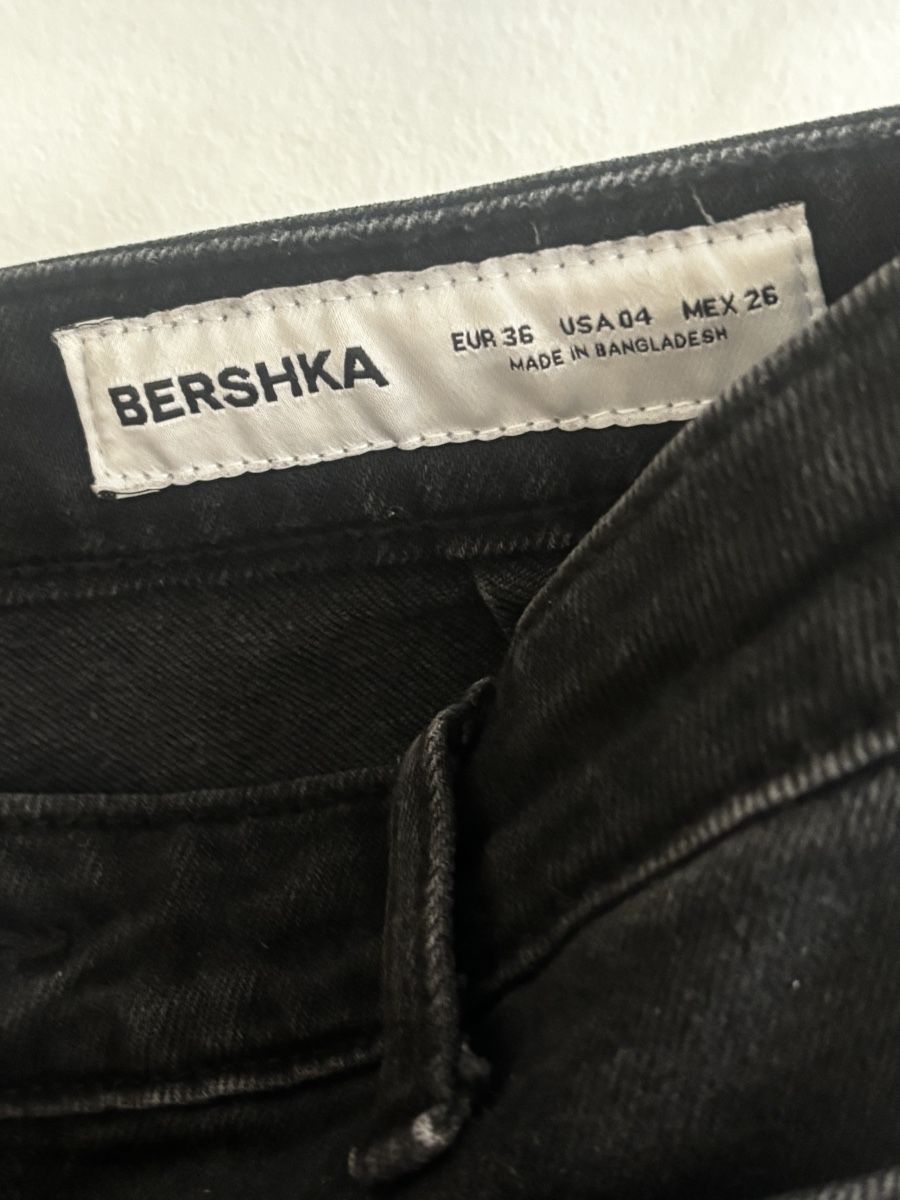Bershka Jeans: Schwarze Bershka Jeans, Grösse 36 – Usato da Zürich venduto da cla_v6hx 4