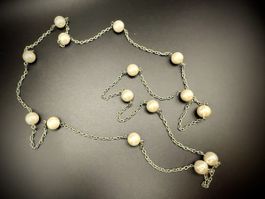 Lange Vintage Halskette mit Perlen