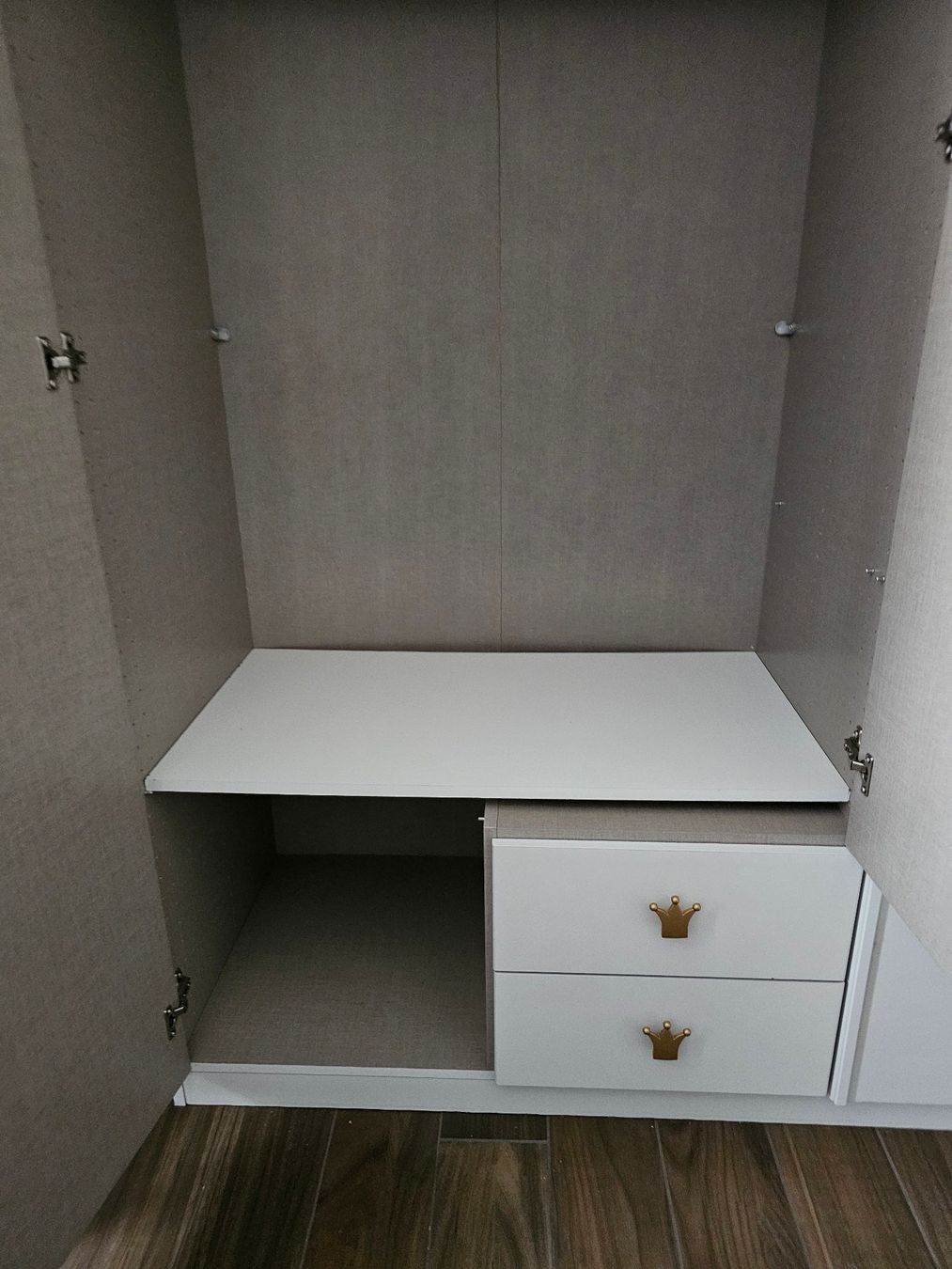 Armadi: Kinderschrank Set mit passender Kommode – Usato da Altwis venduto da jsc_5ccr 3