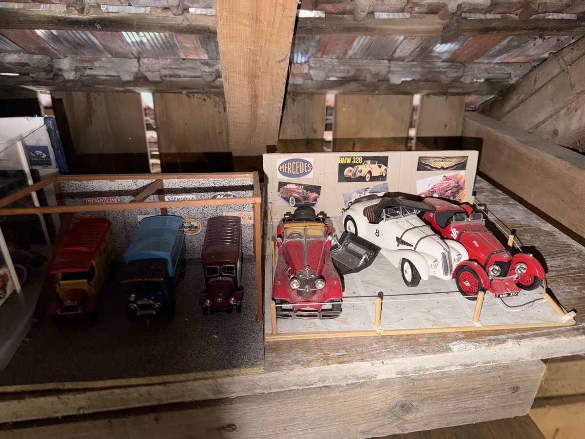 Modellini d'auto: Grosse Modellauto-Sammlung mit Dioramen – Usato da Rheineck venduto da kim_tqr7 5