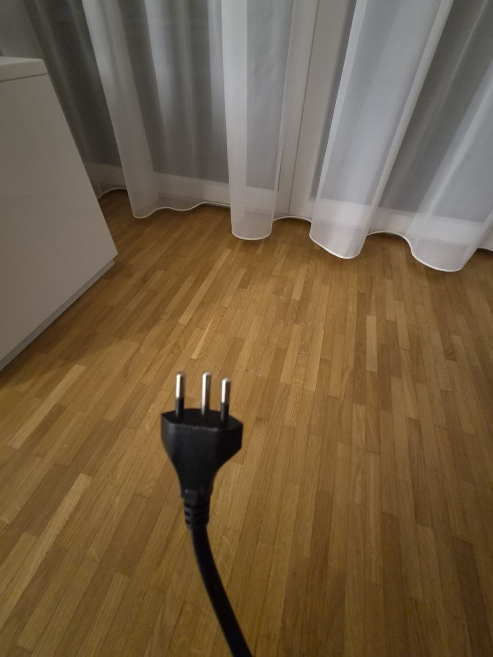 Cavi: Kaltgerätekabel mit Stecker C13 zu Stecker C14 schwarz – Usato da Muri AG venduto da mar_8cyq 1