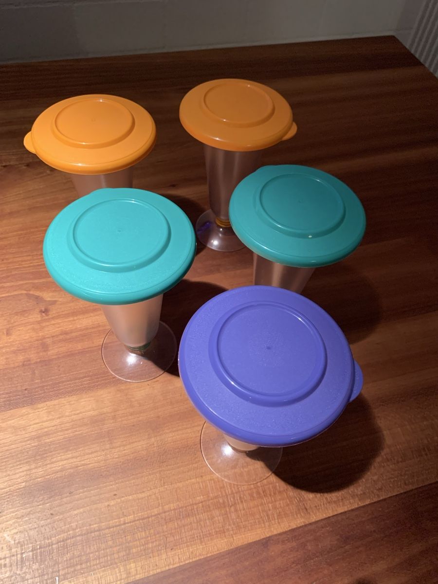 Tupperware Behälter & Ähnliches: Tupperware Dessertbecher:Set aus 5 pcs mit farbigen Deckel – Gebraucht aus Udligenswil von Trisha70 1