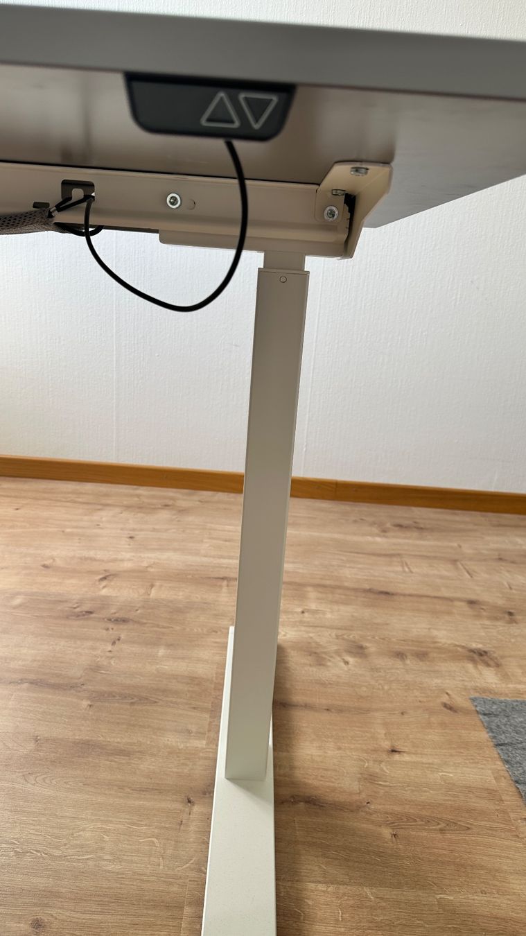 Ikea Bureaux: Electric Height Adjustable Desk - Excellent Condition! – Neuf (Voir description) à St. Gallen par wan_9mmx 1