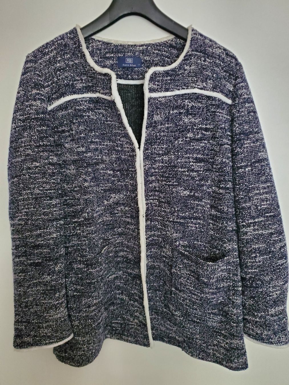 Giacche: Fiora Blue Cardigan mit Taschen – Usato da Winkel venduto da Shereina