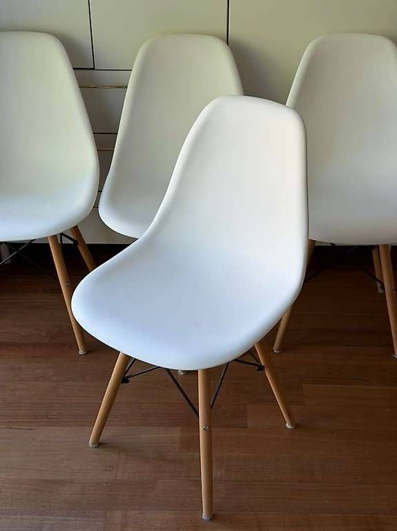 Stühle: Eames-style plastic side chair, white, x4 – Gebraucht aus Zürich von emi_j76q 3