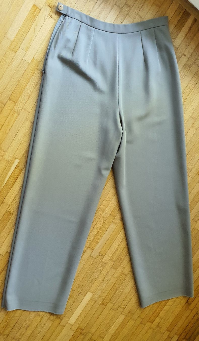 Armani Pantaloni: Giorgio Armani Hose – Usato da Basel venduto da Kristal4 7