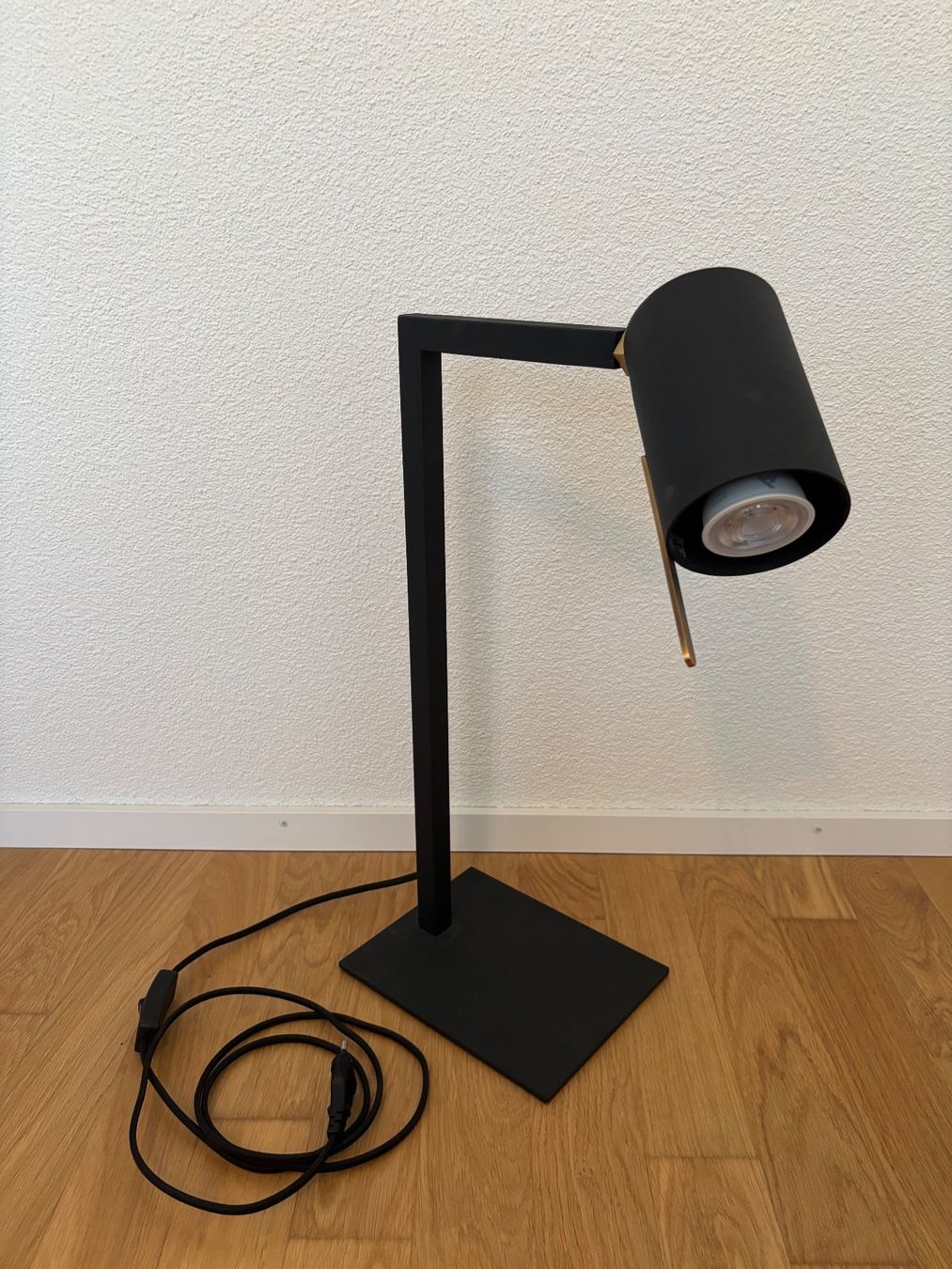 Lampade: Moderne Tischlampe in Schwarz – Usato da Schleinikon venduto da vik_8v2w 2