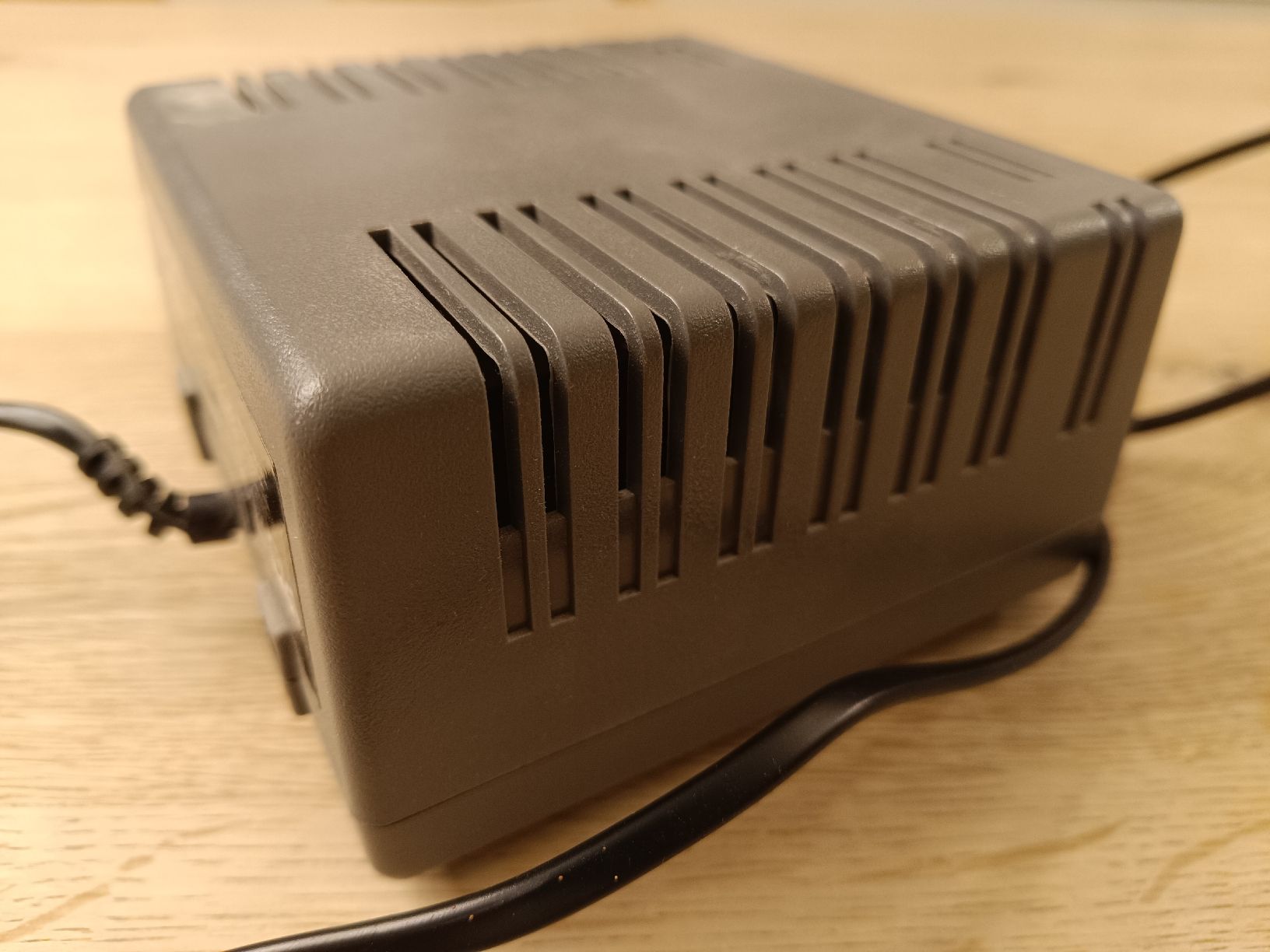 Graupner Akkus, Ladegeräte & Netzgeräte: Graupner Multilader 6E Ladegerät 6-fach 12V – Gebraucht aus Urnäsch von h5T4 4