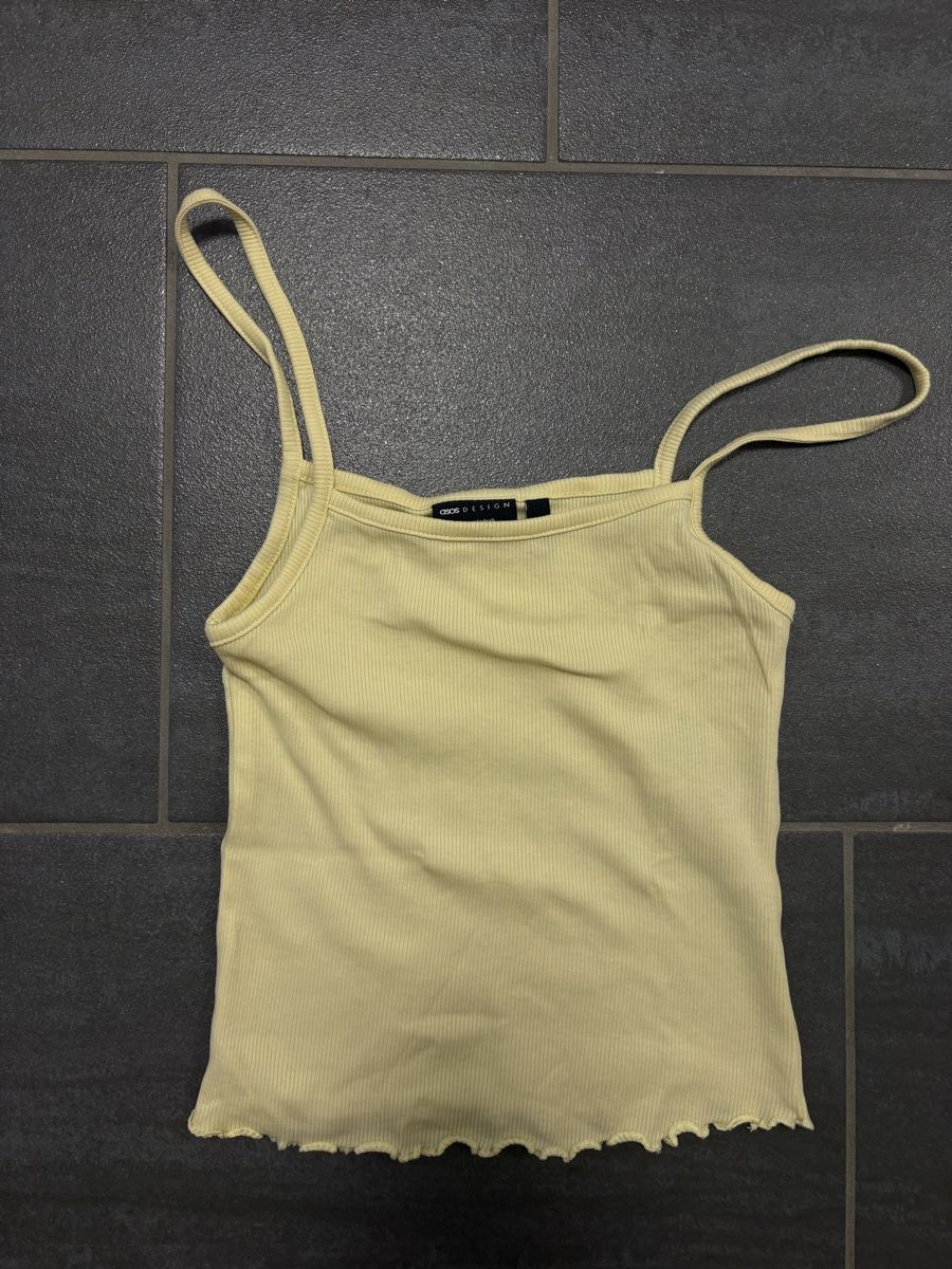 Asos Top: Asos Top XS – Usato da Rümlang venduto da svent 1