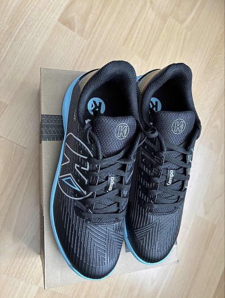 Scarpe da uomo: Handball Kempa Attack Three Eu 41 – Nuovo e nell'imballaggio originale da Aarau Rohr venduto da Sheeno