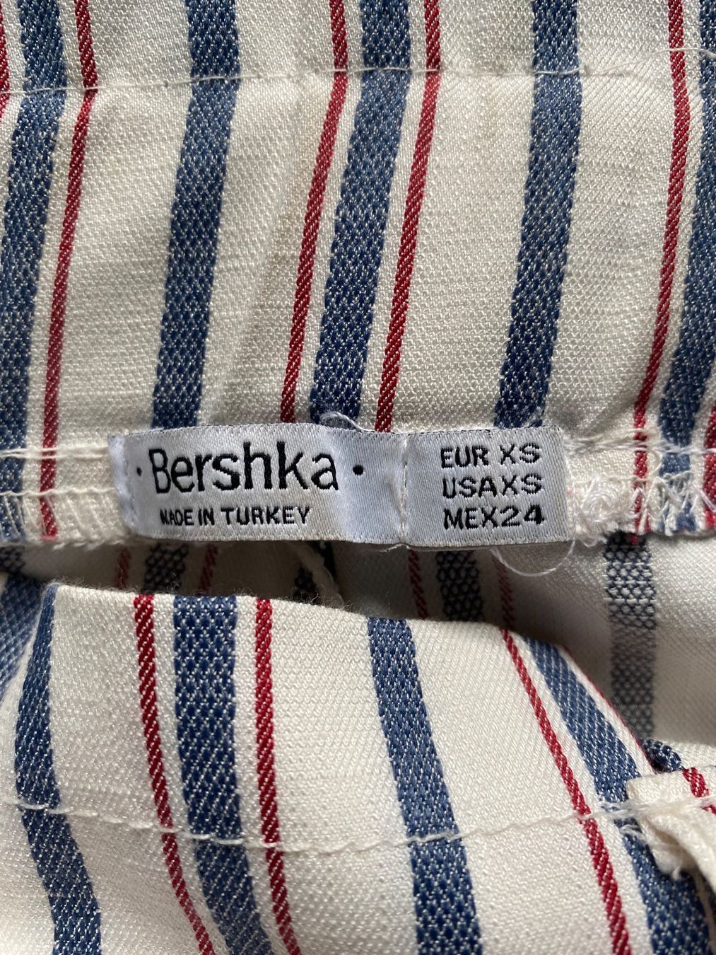 Bershka Hosen: Bershka Shorts XS – Gebraucht aus Altendorf von am9j_nt 4