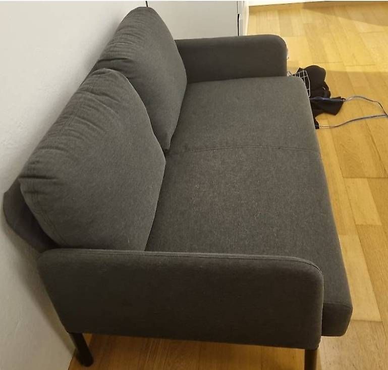 Ikea Divani: GLOSTAD 2er-Sofa, Knisa dunkelgrau – Usato da Utzenstorf venduto da cel_vs29 2