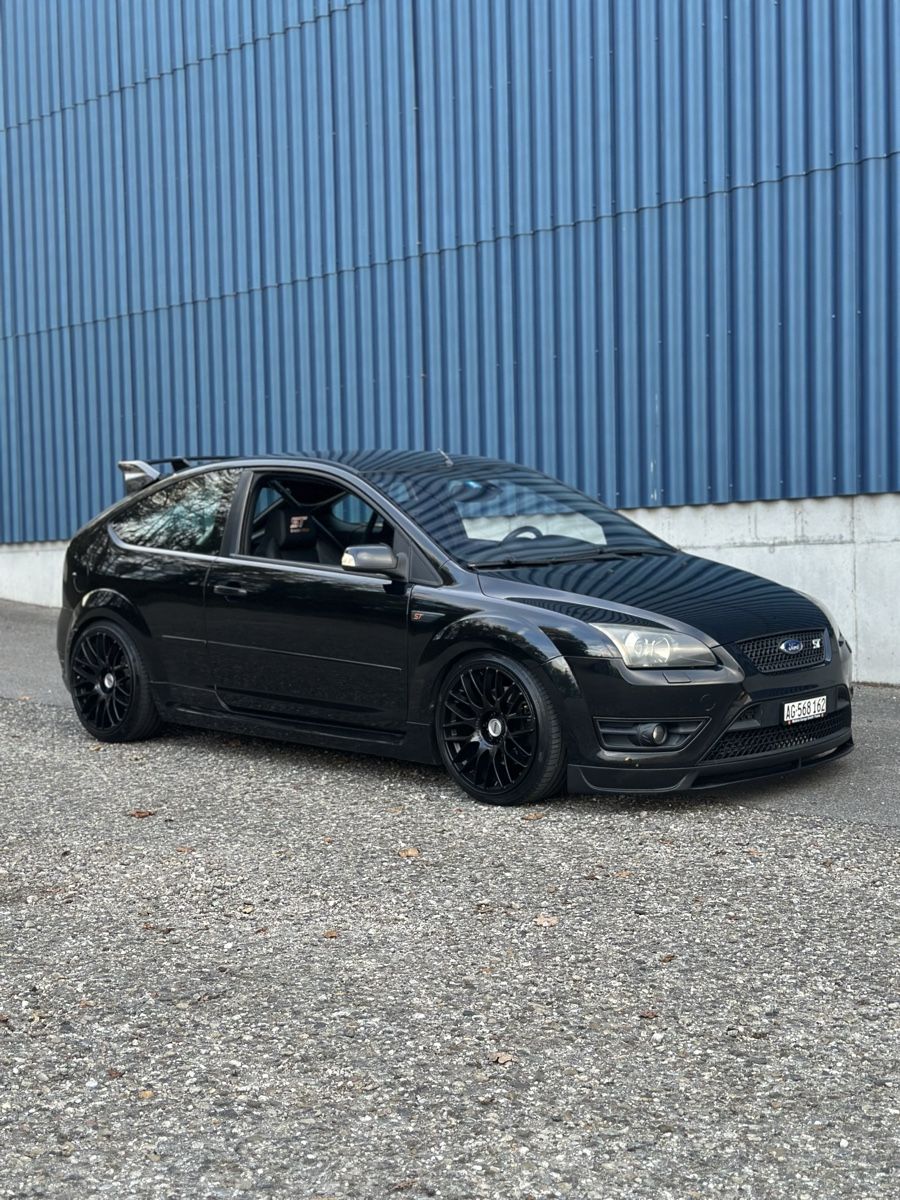 Ford Autos: Ford Focus St MK2 Black Edition – Gebraucht aus Oftringen von L_27
