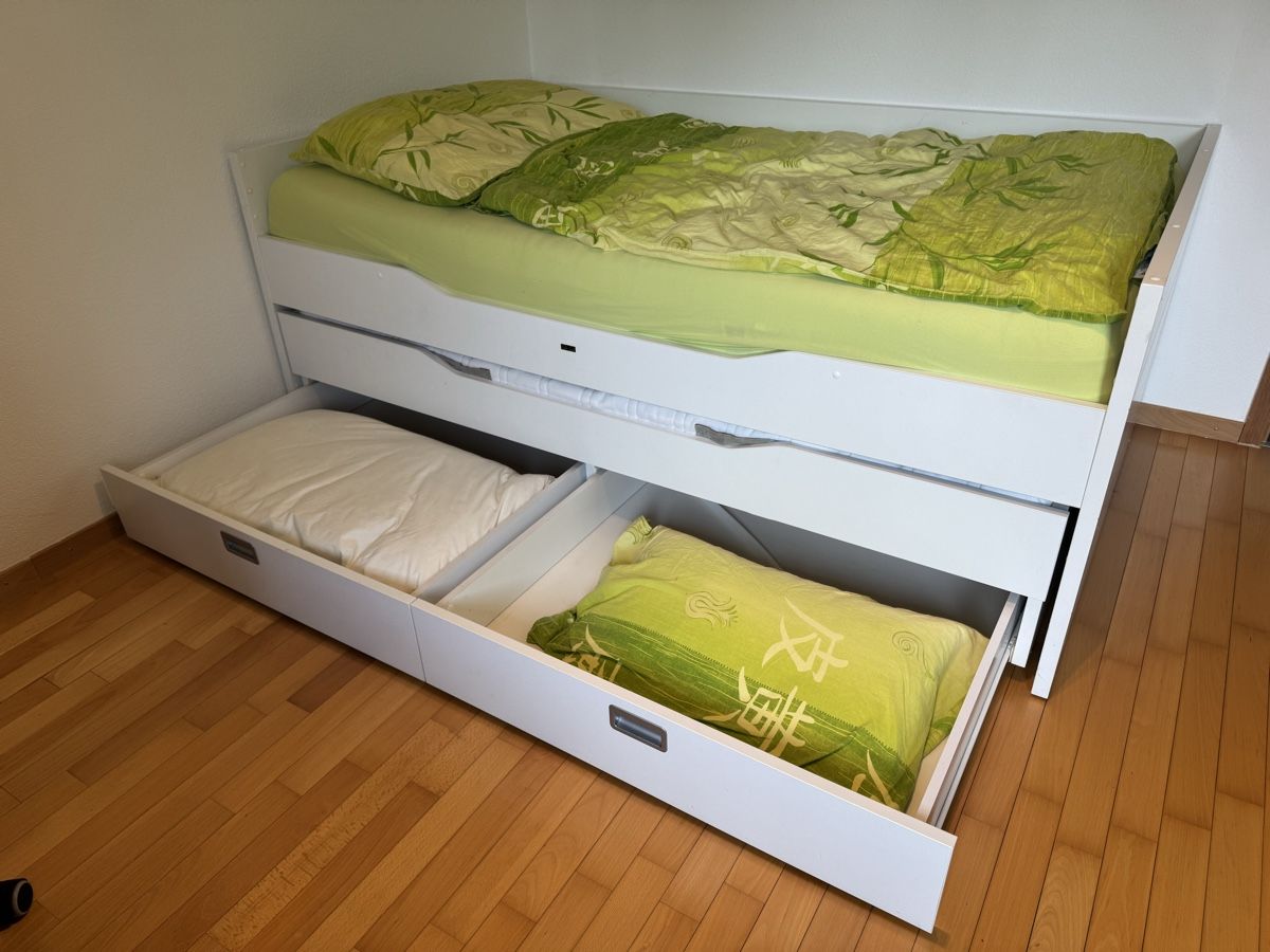 Betten: Praktisches Ausziehbett 120, weiss - Ideal für kleine Zimmer – Gebraucht aus Nürensdorf von mari73 3