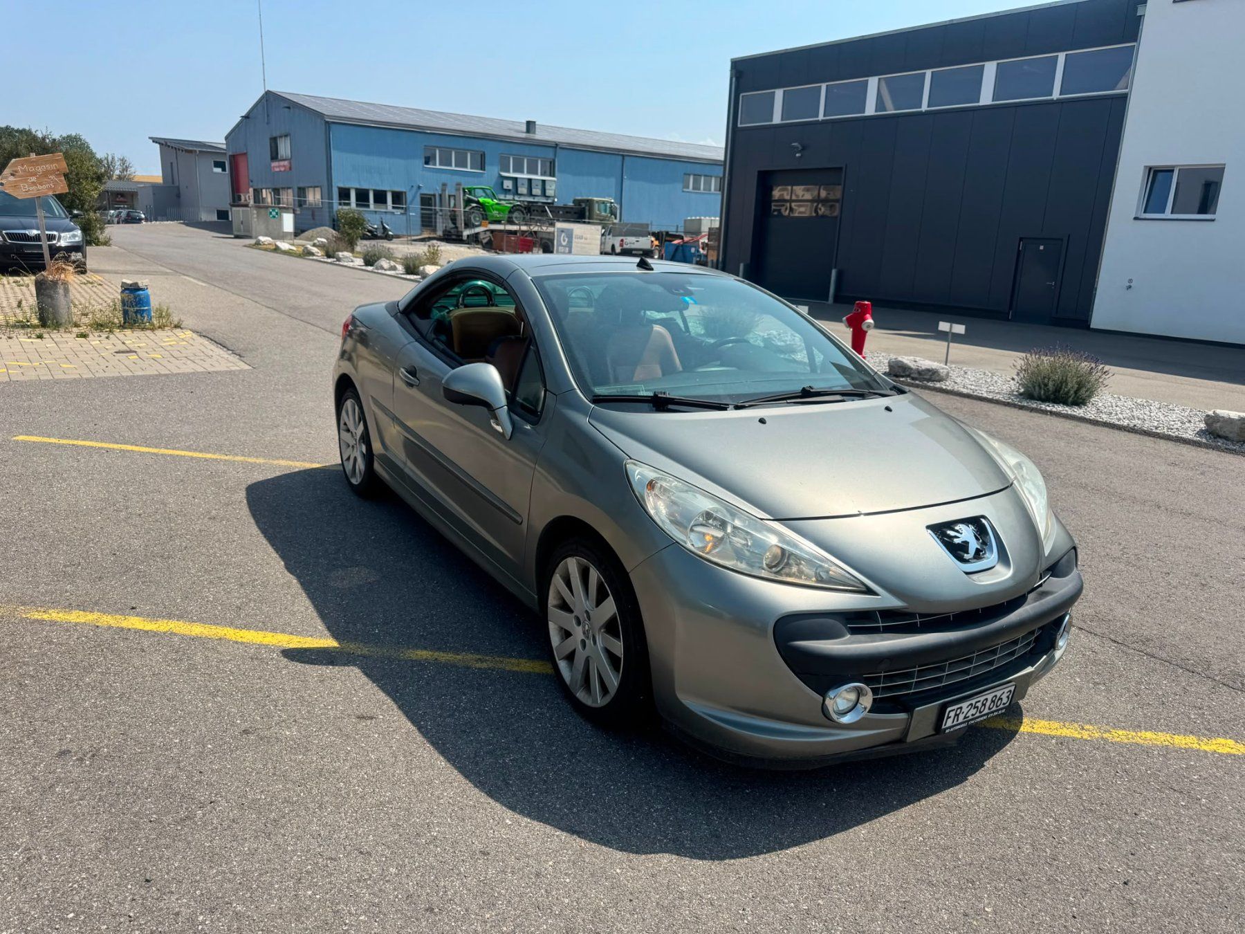 Peugeot Automobili: Peugeot 207 CC cabriolet – Usato da Chénens venduto da RDAUTO 1