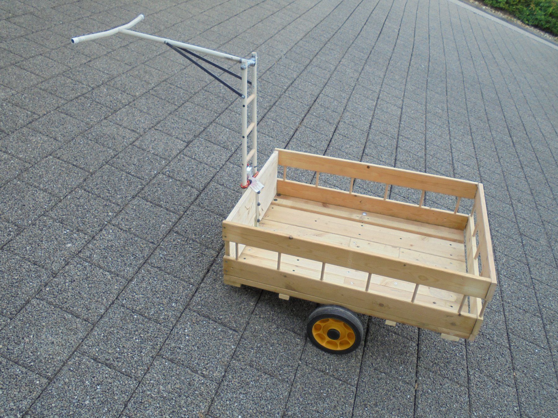 Fahrzeuge für Kinder: Universal-Anhängerli – Gebraucht aus Rohrbach von Benz16