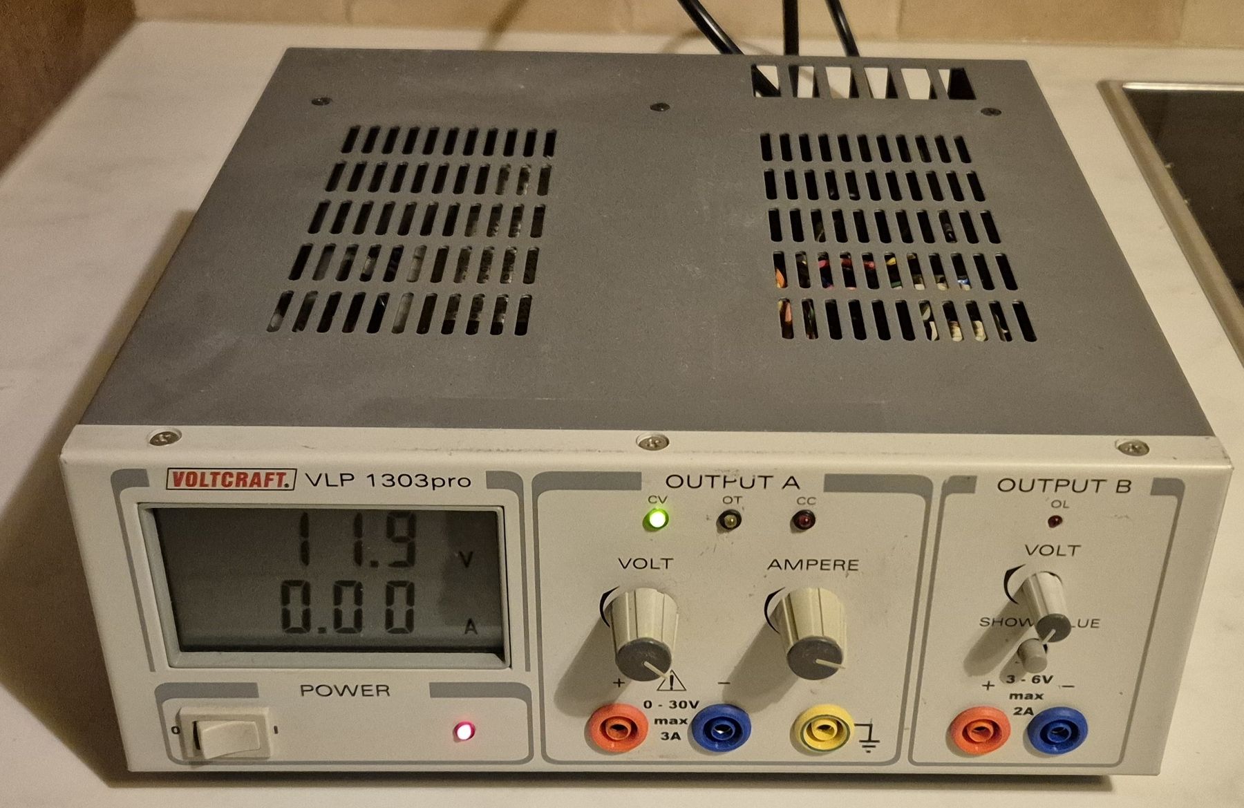 Componenti elettronici: Alimentation de laboratoire Voltcraft VLP 1303pro – Usato da Gingins venduto da lutin_4
