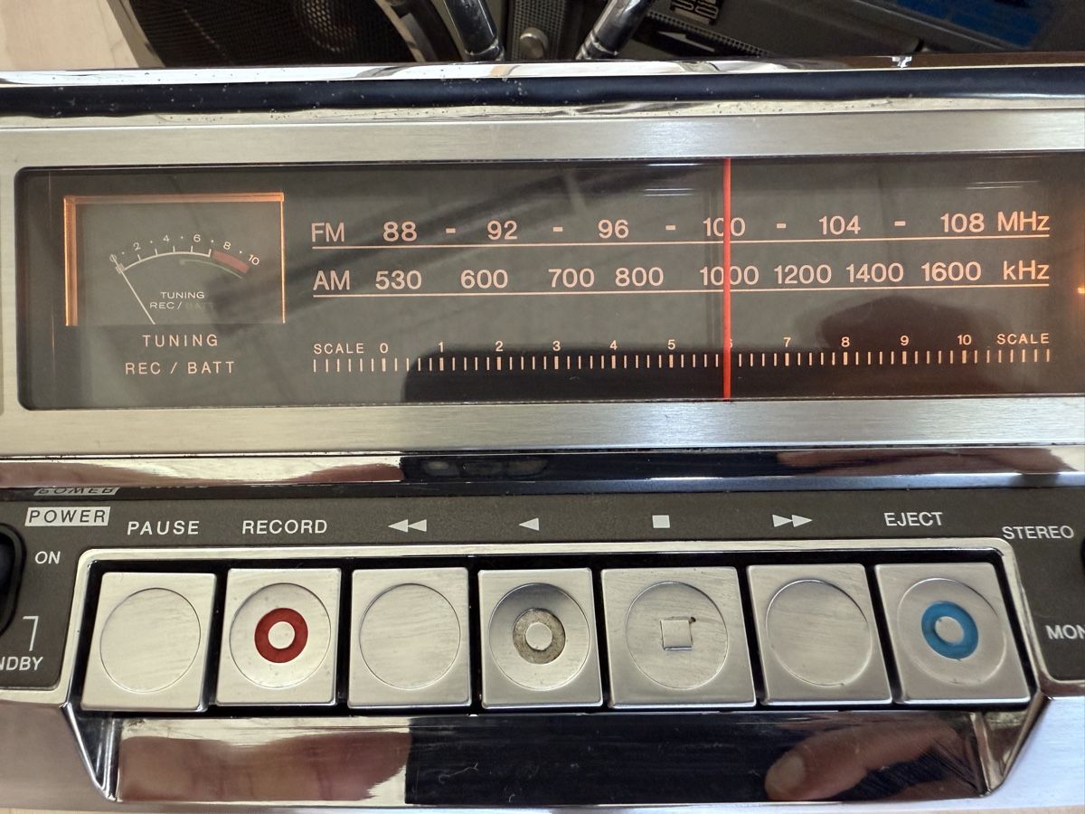 Sony Radio: SONY CF-580 Ghettoblaster Boombox 1976 – Usato da Zürich venduto da Geniuss 4