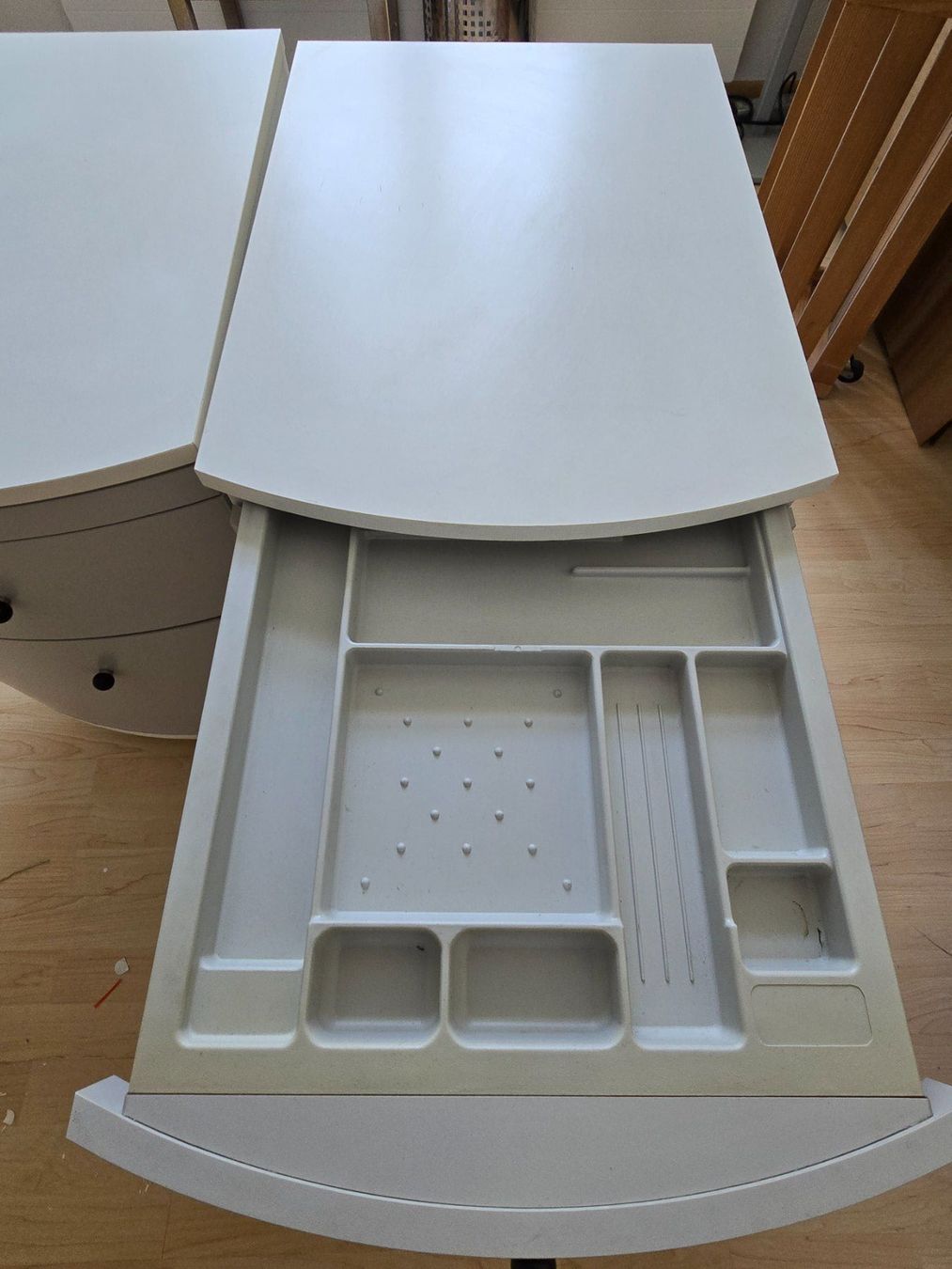 Eléments de bureau: 2 Stück Rollkorpus mit Schubladeneinteilungen – D'occasion à Rorschacherberg par Scharfeegge 5