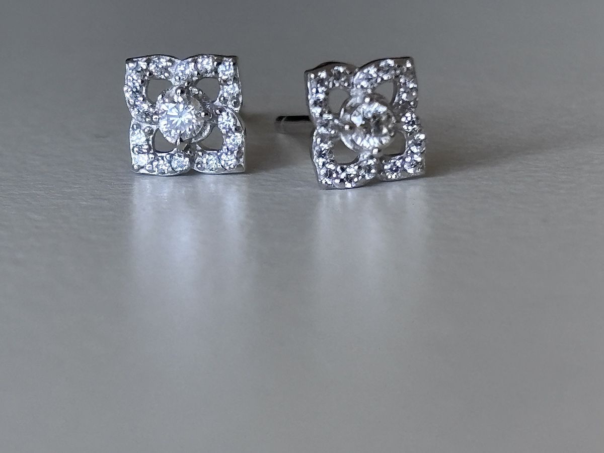 Orecchini pendenti & Orecchini a lobo: Flower studs. 925 Silver with Moissanite stone – Nuovo (secondo la descrizione) da Dübendorf venduto da S1973E 5