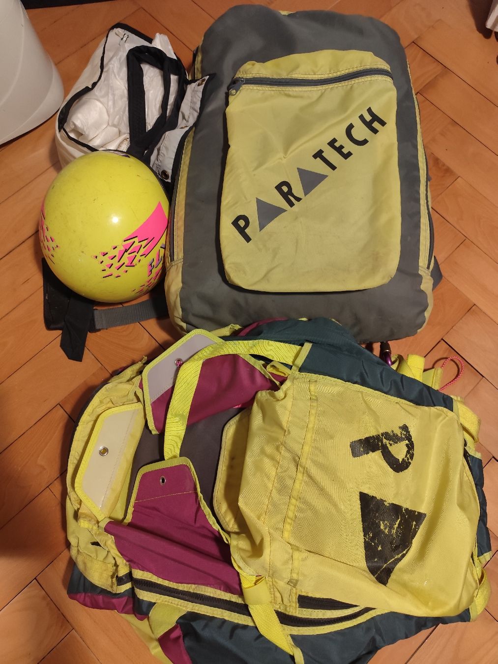Flug- & Drachensport: Paratech Equipment – Defekt aus Zürich von Archea18 1
