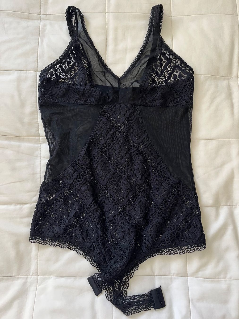 Top: New  lace body top size M – Nuovo (secondo la descrizione) da Chêne-Bougeries venduto da Seetooyoo 8